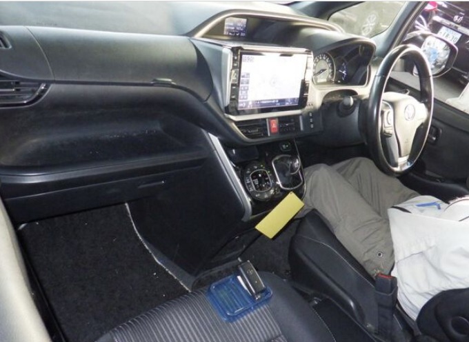 2017 Toyota Voxy Hybrid